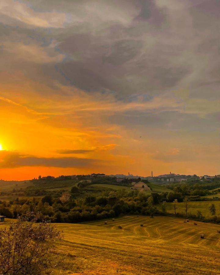 Agriturismo La Corte Del Sole Siena Luaran gambar