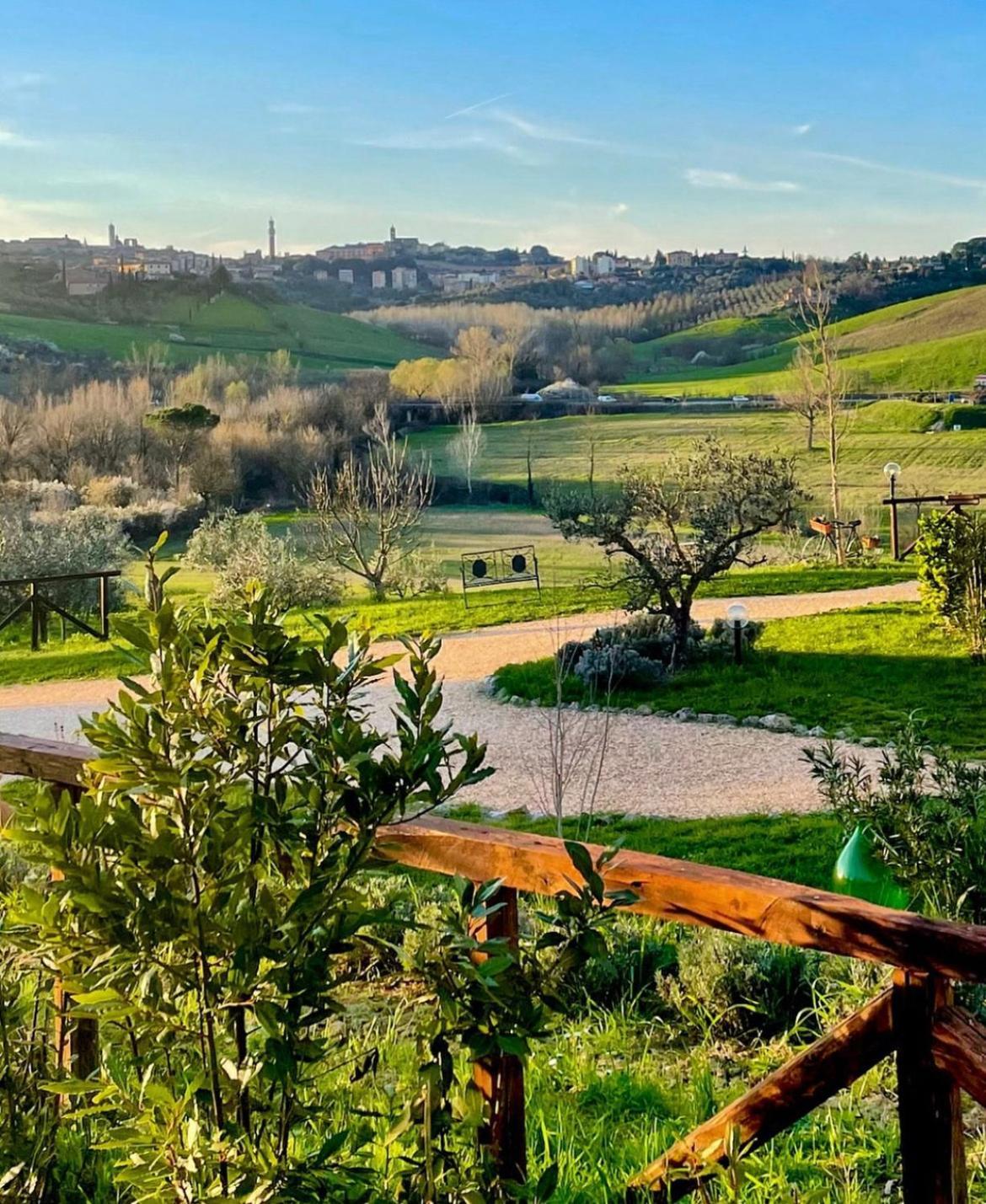 Agriturismo La Corte Del Sole Siena Luaran gambar