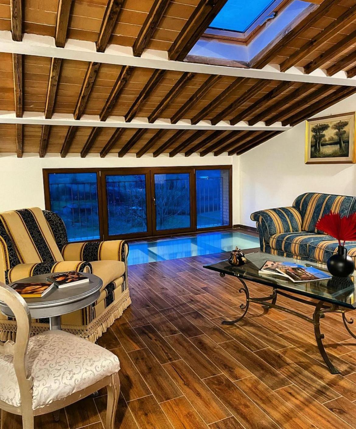 Agriturismo La Corte Del Sole Siena Luaran gambar