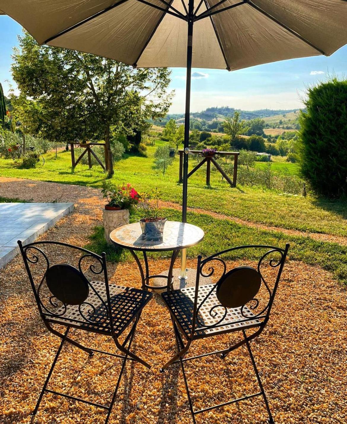 Agriturismo La Corte Del Sole Siena Luaran gambar