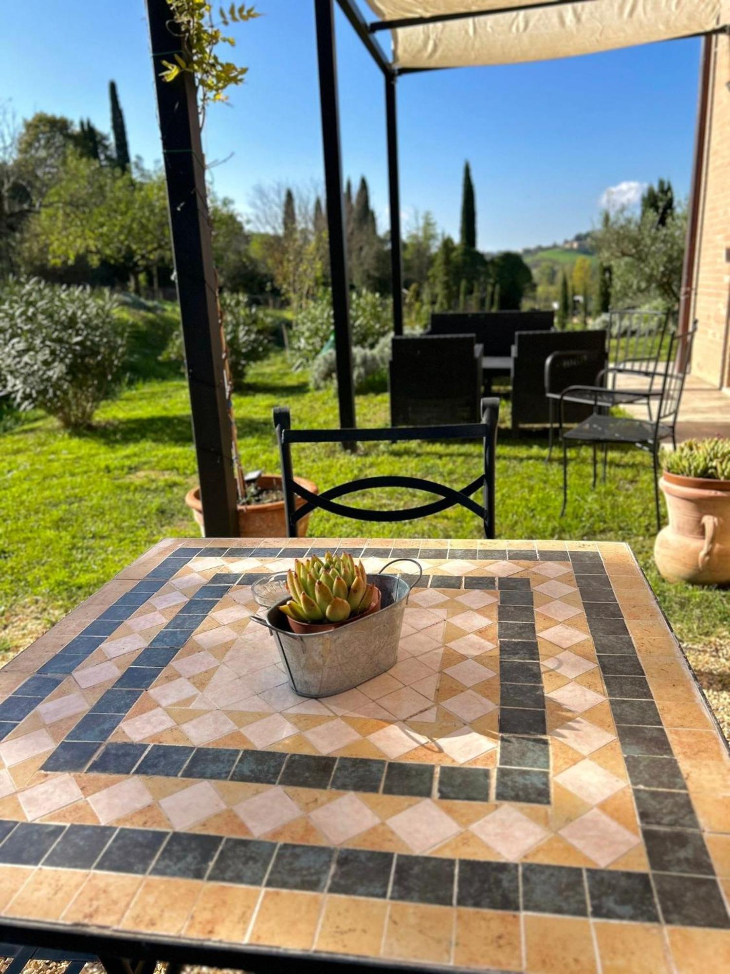 Agriturismo La Corte Del Sole Siena Luaran gambar