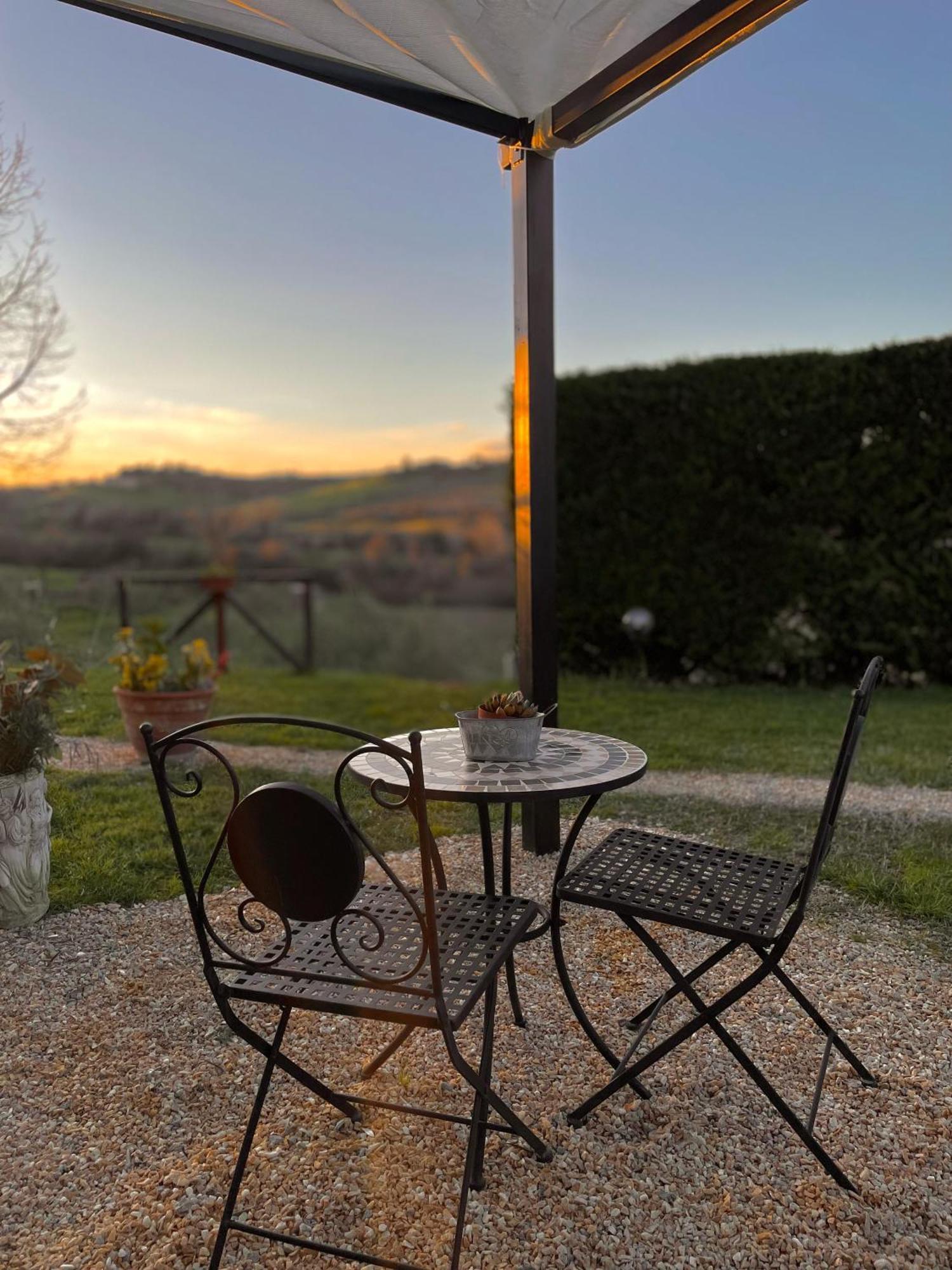 Agriturismo La Corte Del Sole Siena Luaran gambar