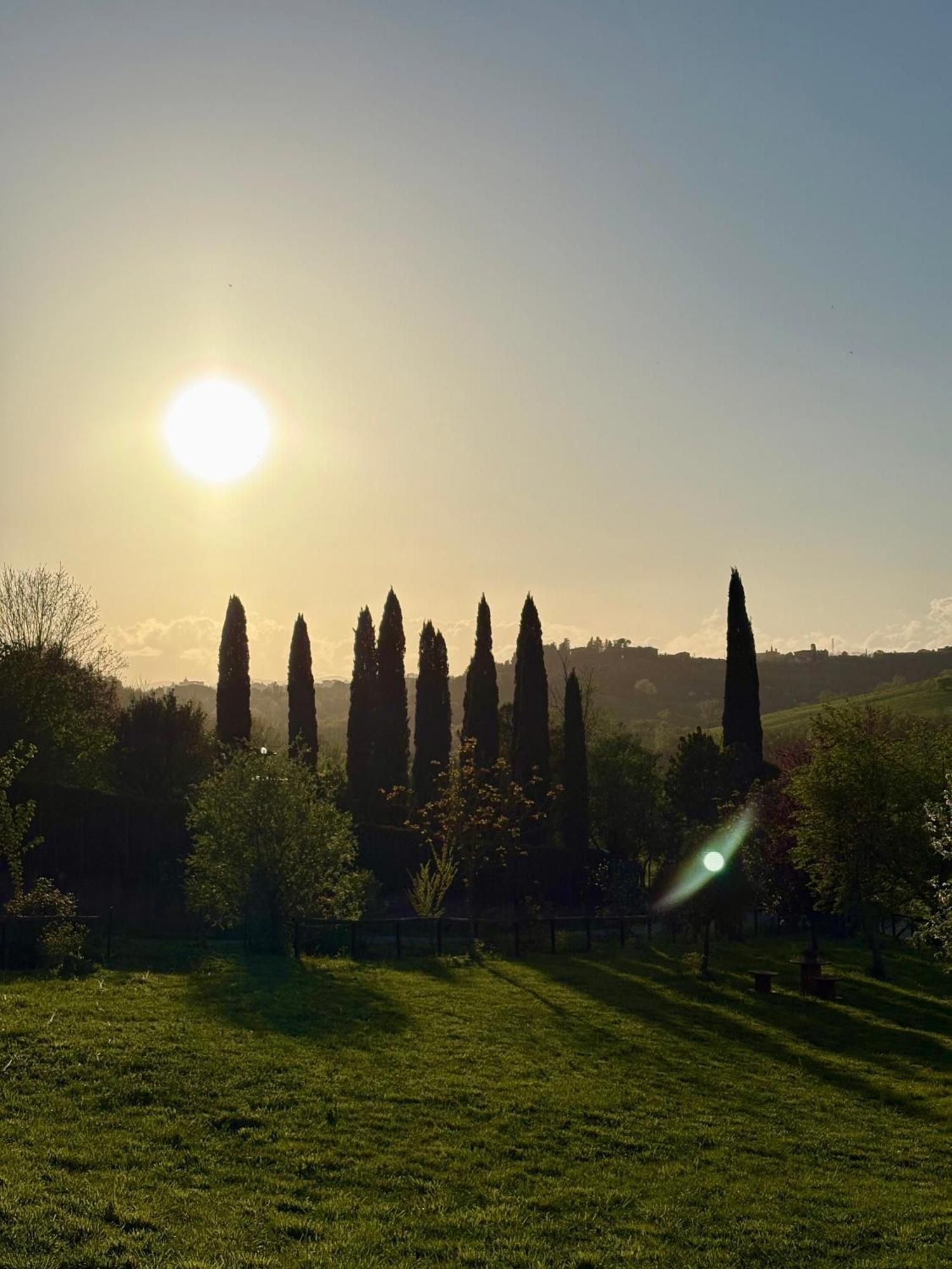 Agriturismo La Corte Del Sole Siena Luaran gambar